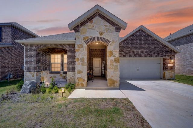 10105 Sunnyview Lane, Aubrey, TX 76227