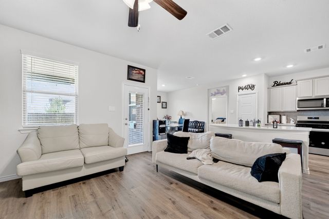 10105 Sunnyview Lane, Aubrey, TX 76227