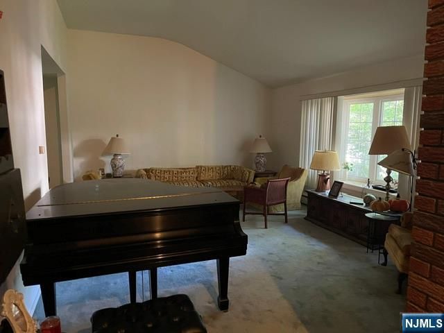 68 Dartmouth Road, Wayne, NJ 07470