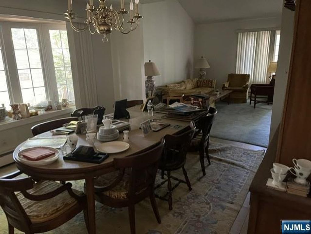 68 Dartmouth Road, Wayne, NJ 07470