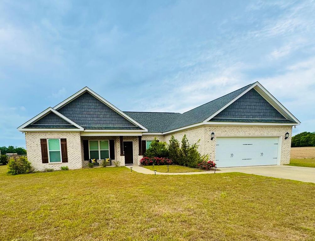 1180 Sandbed Road, Newton, AL 36352