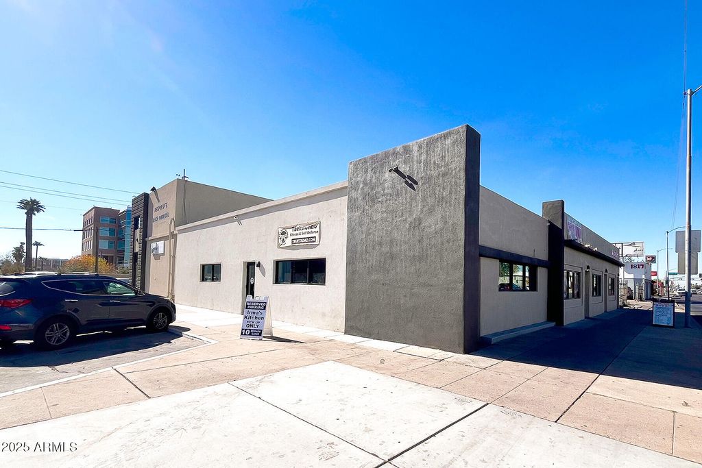 1805 W VAN BUREN Street 100, Phoenix, AZ 85007 — exterior