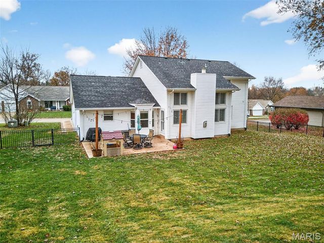 3629 Meadowglen Court, St Charles, MO 63303