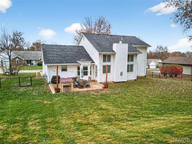 3629 Meadowglen Court, St Charles, MO 63303