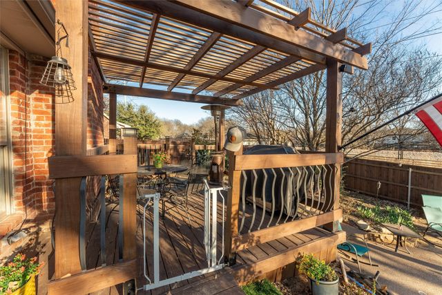 625 Palo Duro Drive, Hurst, TX 76054