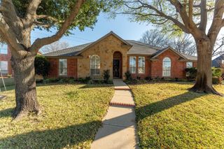 625 Palo Duro Drive, Hurst, TX 76054