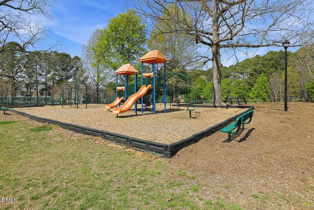308 Burnt Pine Court, Apex, NC 27502