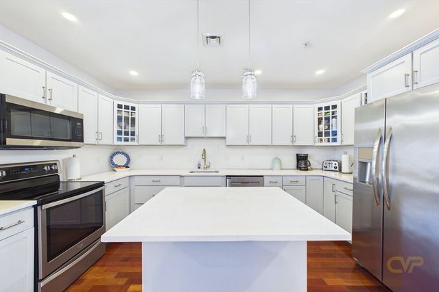 15 Park Ave 307, Hull, MA 02045