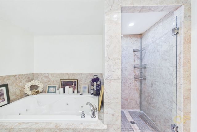 15 Park Ave 307, Hull, MA 02045