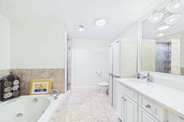 15 Park Ave 307, Hull, MA 02045