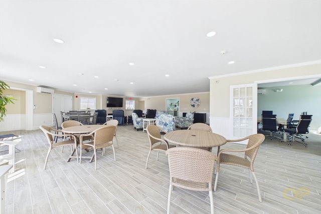 15 Park Ave 307, Hull, MA 02045