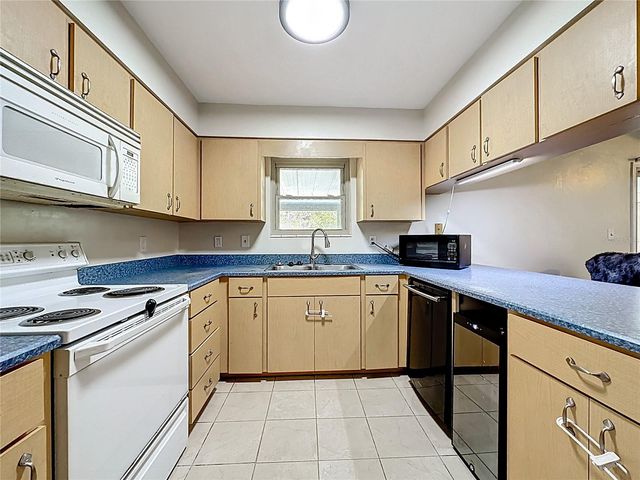 2626 NW 68TH AVE, Gainesville, FL 32653