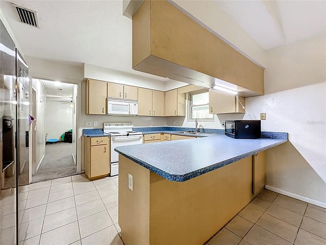 2626 NW 68TH AVE, Gainesville, FL 32653