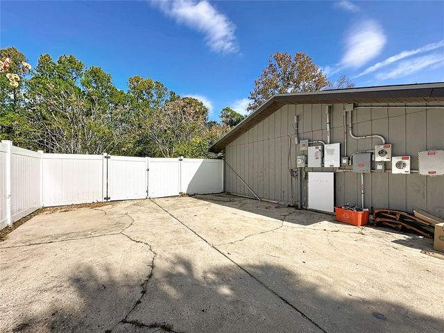 2626 NW 68TH AVE, Gainesville, FL 32653