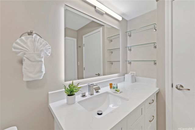 201 Ohua Avenue I-3303, Honolulu, HI 96815