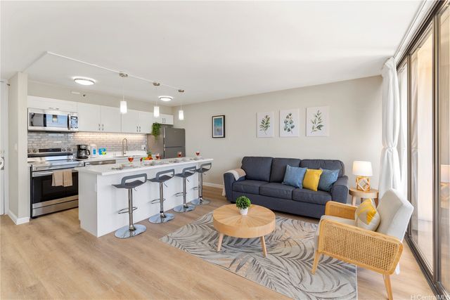 201 Ohua Avenue I-3303, Honolulu, HI 96815