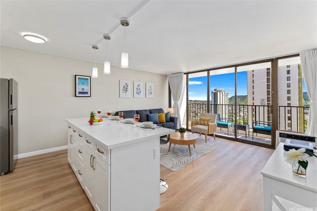 201 Ohua Avenue I-3303, Honolulu, HI 96815