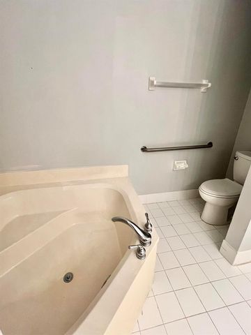 7801 S Aragon Boulevard 4, Sunrise, FL 33322