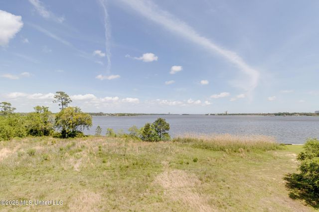 630 Bay Cove Drive, 212, Biloxi, MS 39532