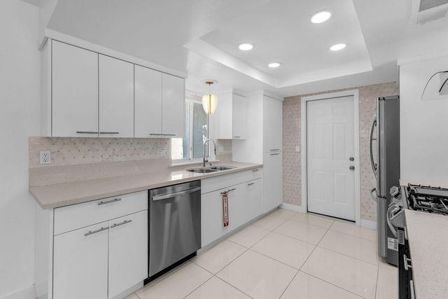 3450 E Chia Road, Palm Springs, CA 92262