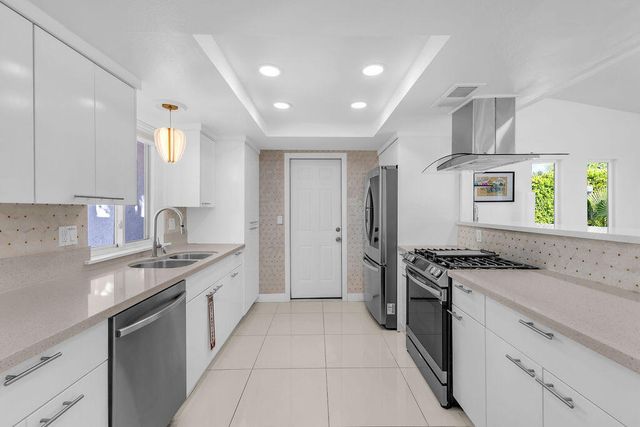 3450 E Chia Road, Palm Springs, CA 92262