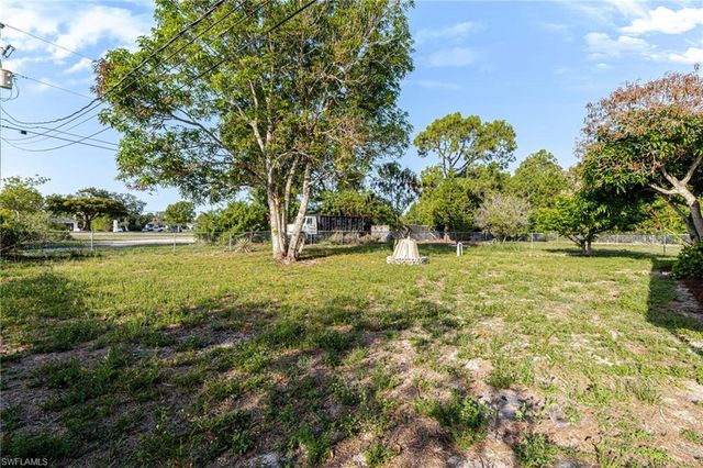 4211 5th ST W, Lehigh Acres, FL 33971
