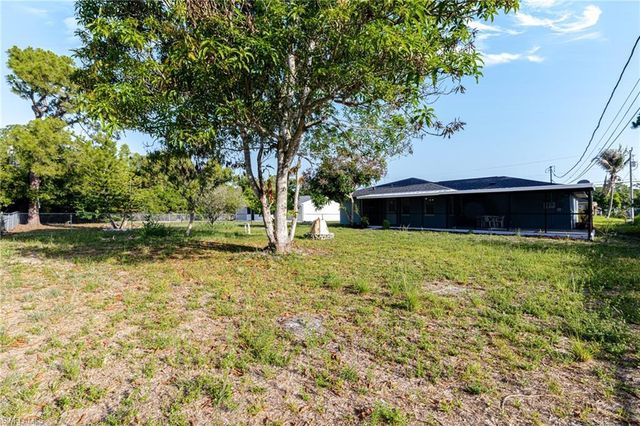 4211 5th ST W, Lehigh Acres, FL 33971
