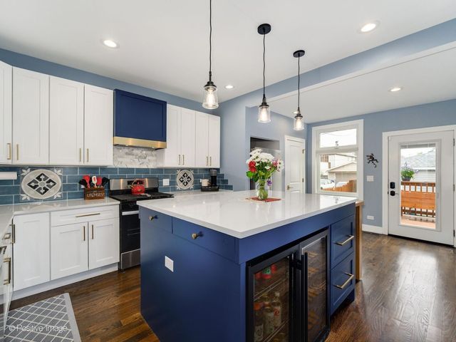 4637 W Patterson Avenue, Chicago, IL 60641