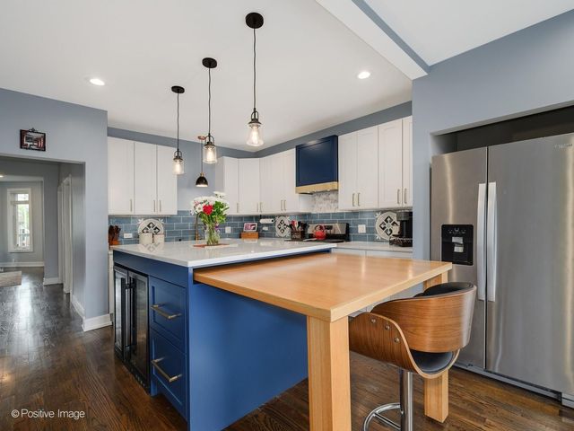 4637 W Patterson Avenue, Chicago, IL 60641