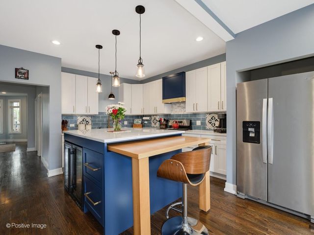 4637 W Patterson Avenue, Chicago, IL 60641
