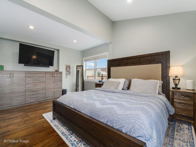 4637 W Patterson Avenue, Chicago, IL 60641