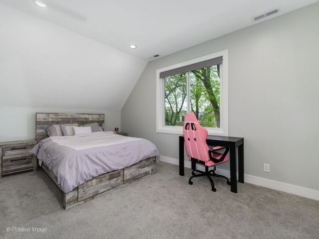 4637 W Patterson Avenue, Chicago, IL 60641