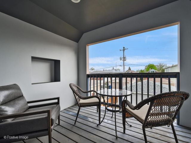 4637 W Patterson Avenue, Chicago, IL 60641