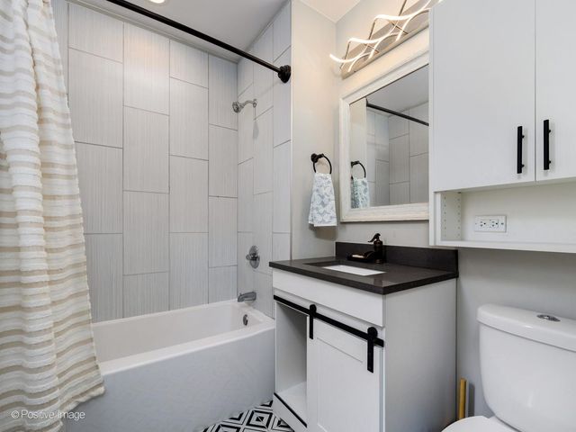 4637 W Patterson Avenue, Chicago, IL 60641
