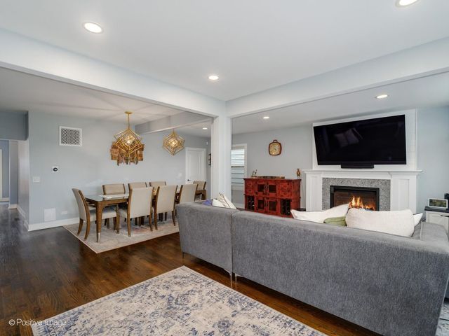 4637 W Patterson Avenue, Chicago, IL 60641