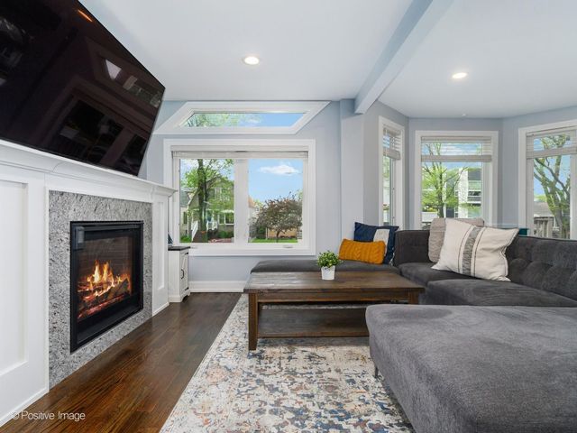 4637 W Patterson Avenue, Chicago, IL 60641