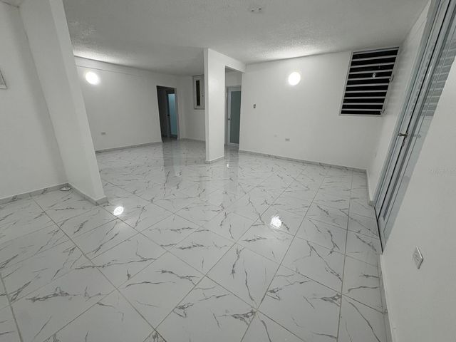 198 LOS PICACHOS, LA CUMBRE DEV., San Juan, PR 00926