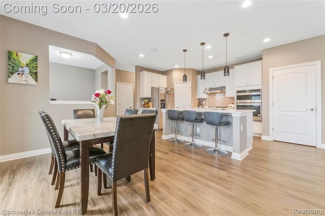 28085 Hummingdale Circle, Novi, MI 48377