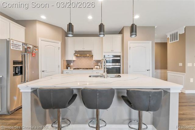 28085 Hummingdale Circle, Novi, MI 48377