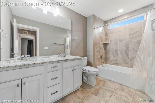 28085 Hummingdale Circle, Novi, MI 48377
