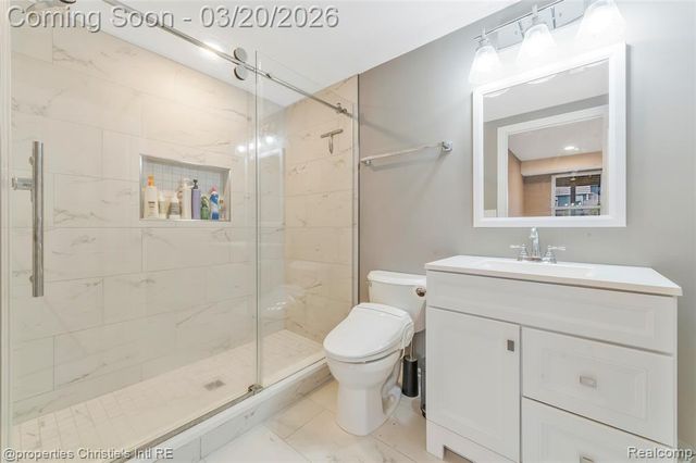 28085 Hummingdale Circle, Novi, MI 48377