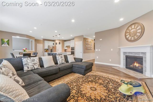 28085 Hummingdale Circle, Novi, MI 48377