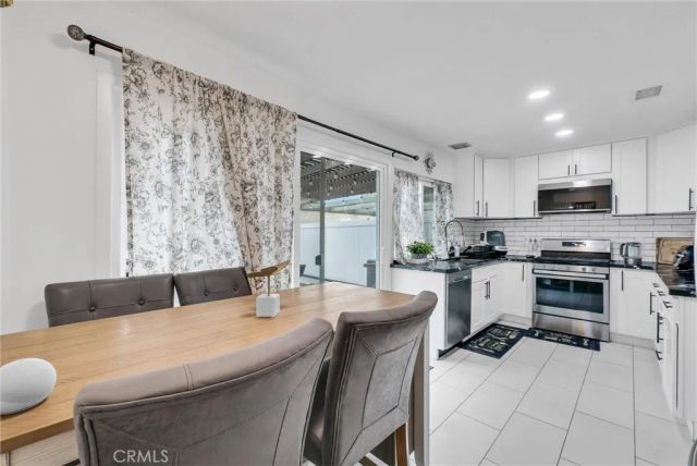 15970 Hyde Court, Fountain Valley, CA 92708