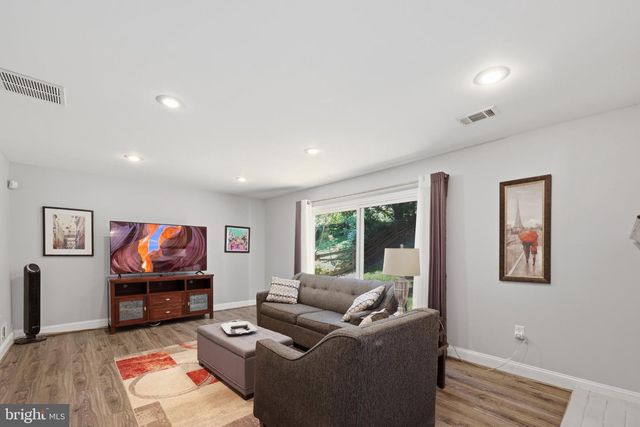 6144 SHIPLETT, Burke, VA 22015