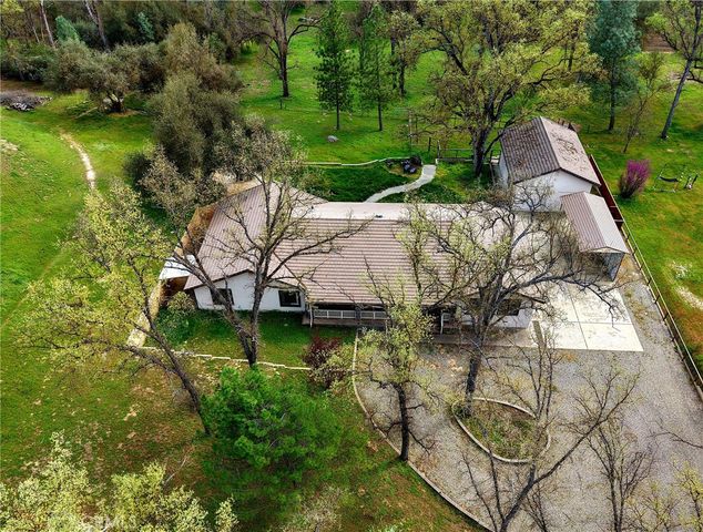 45344 S Oakview, Oakhurst, CA 93644