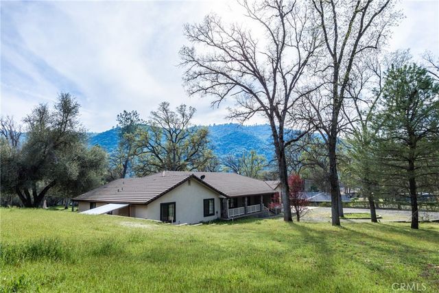 45344 S Oakview, Oakhurst, CA 93644