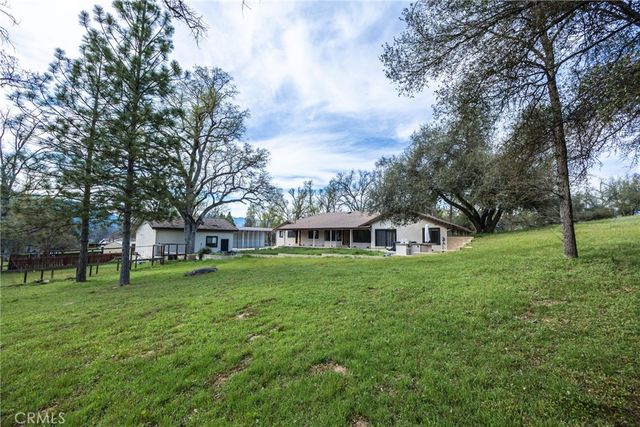 45344 S Oakview, Oakhurst, CA 93644