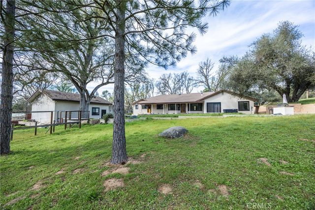 45344 S Oakview, Oakhurst, CA 93644