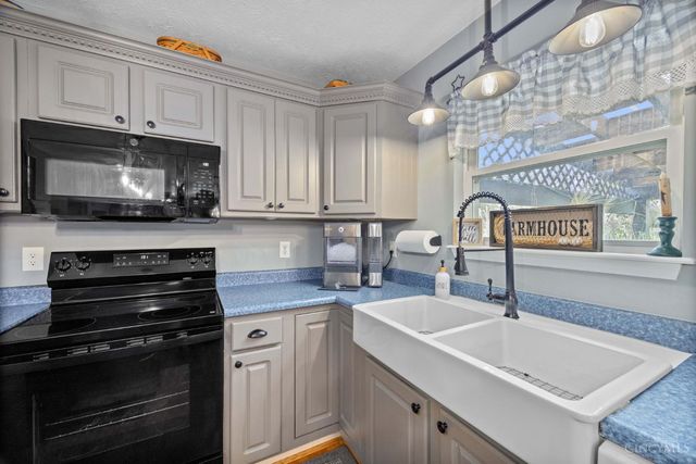 1207 Durbin Terrace, Hamilton Twp, OH 45039