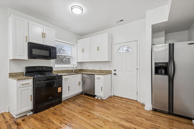 3849 W Ainslie Street 1, Chicago, IL 60625